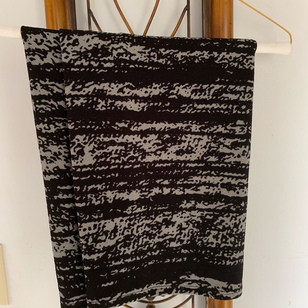 Lularoe black and gray Cassie